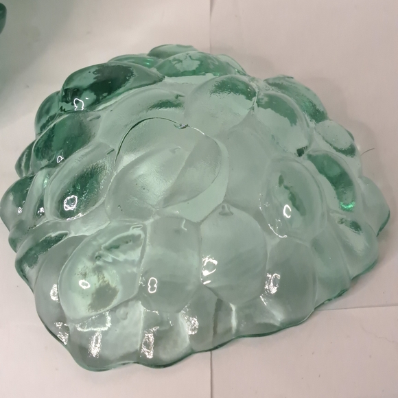 6 Grape Design  candy dish, Clear glass with green hues - Picture 3 of 7